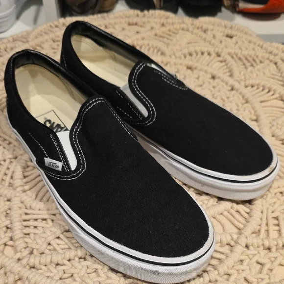 Vans Black and White Slip-On Shoes - Picture 2 of 8